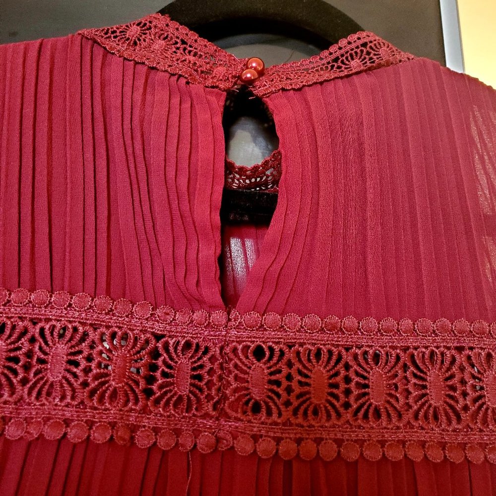 🆕️ 💃🏻 NWT Aqua Pleated Lace-Trim Dress - Picture 7 of 8